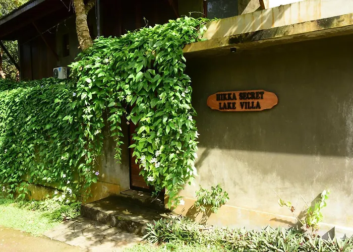 Hikka Secret Lake ResortVilla